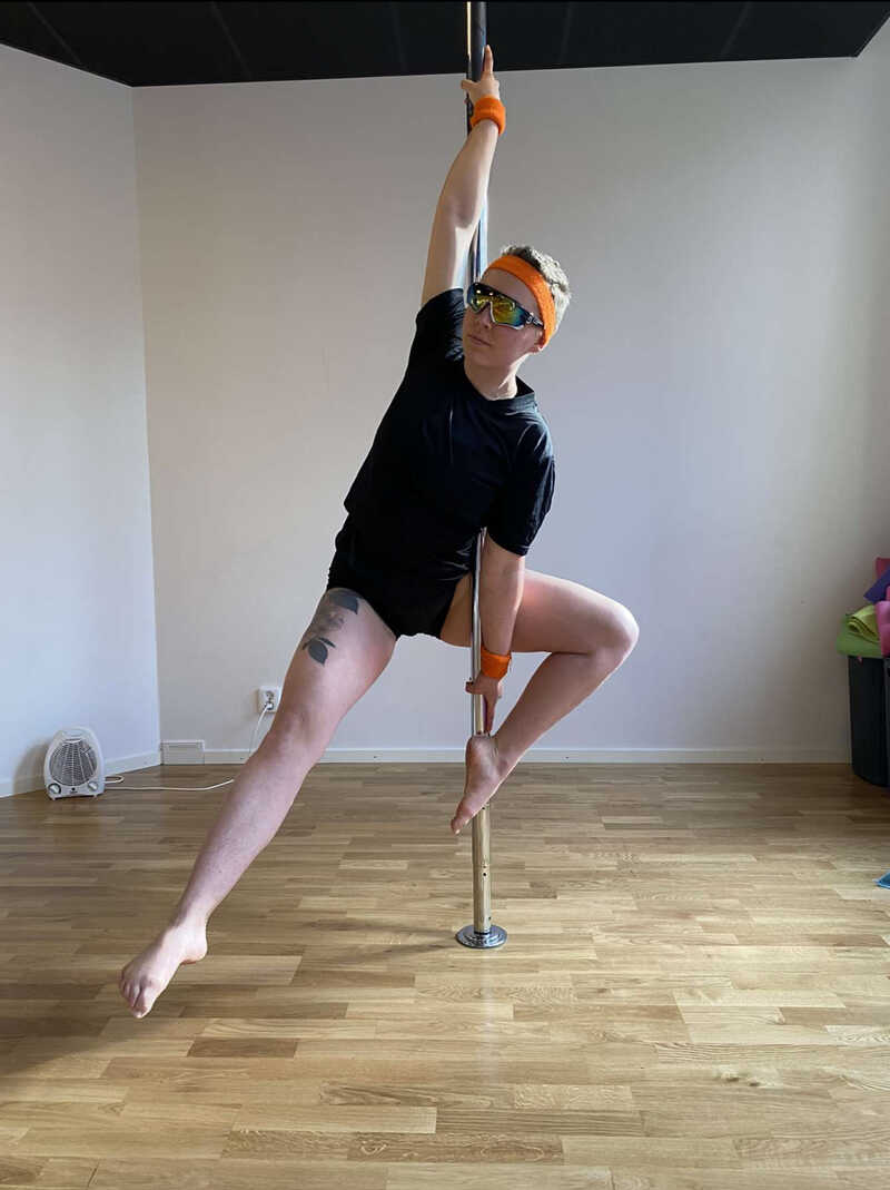 Large pole 9a33695f330dbf63f569b9fceabeab24